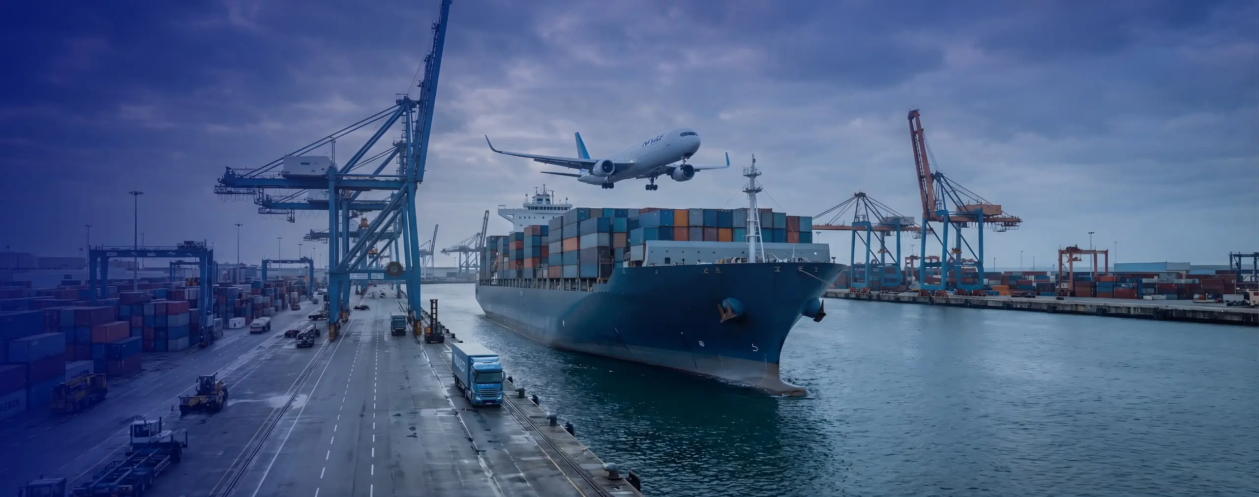 Вантажний корабель, літак, вантажний автомобіль для перевозок Wingo